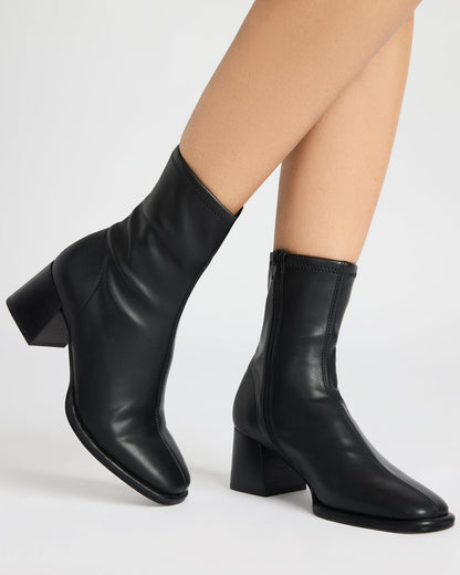 PAMMY Black Square-Toe Block Heel Women's Ankle Boot | Steve Madden