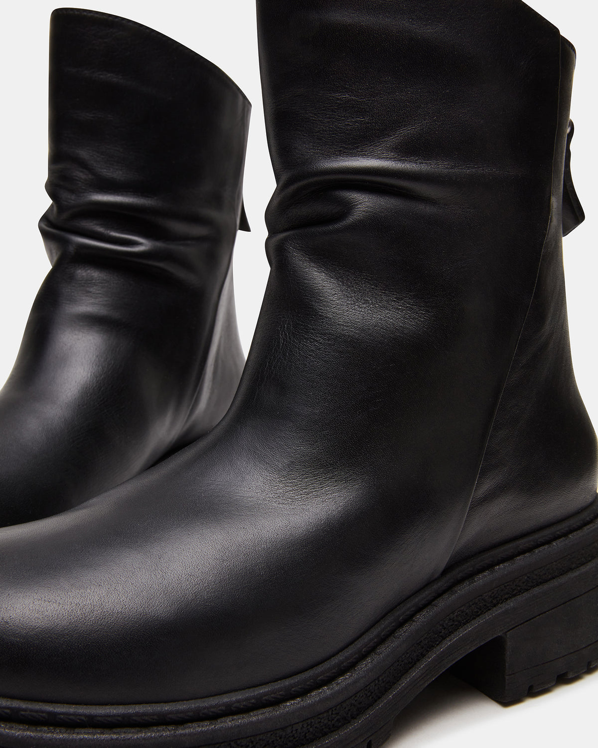 ESSENTIAL Black Leather Scrunched Ankle Boot | Women's Booties | Steve Madden