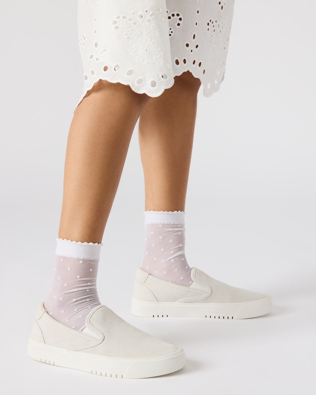 MURPHY White Suede Women's Low-Top Sneaker | Steve Madden