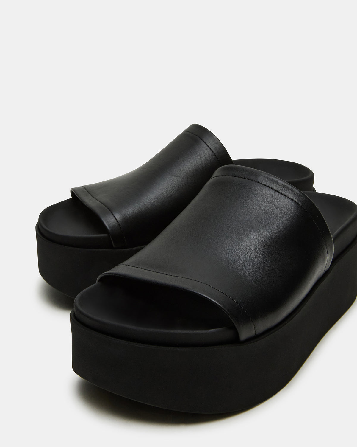 ARWEN Black Leather Women's Platform Footbed Slide Chunky Sandal | Steve Madden