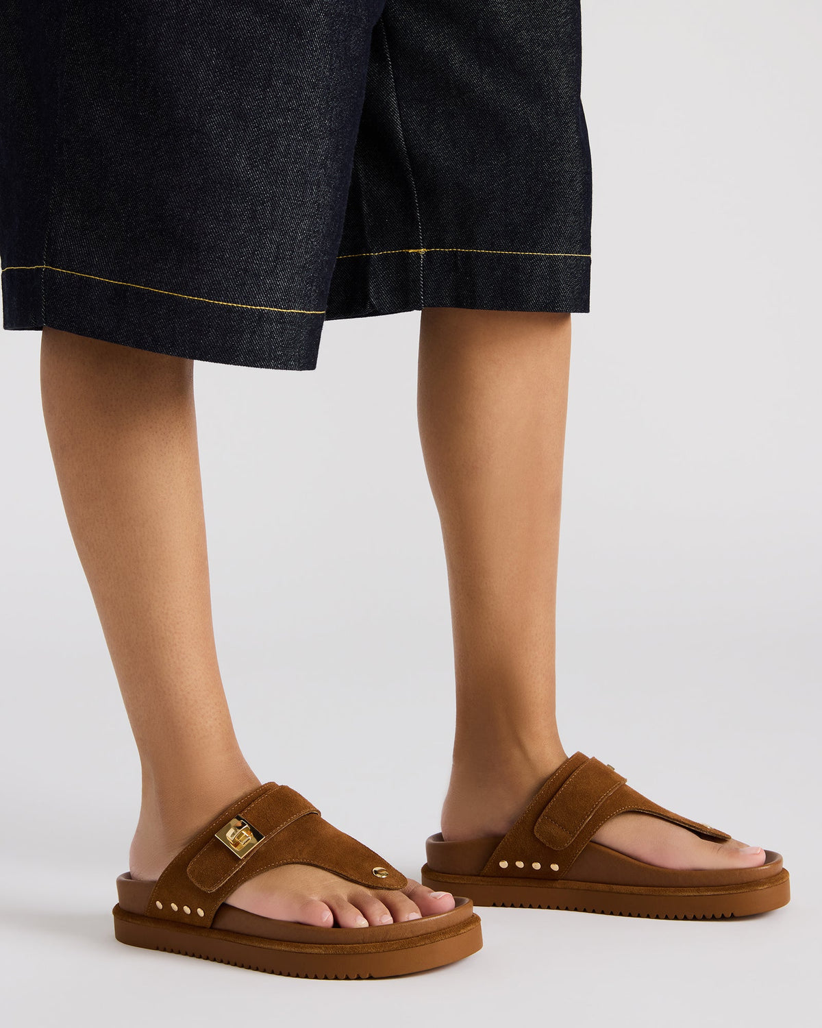 THONA Chestnut Suede Women's Flatform Thong Sandal | Steve Madden