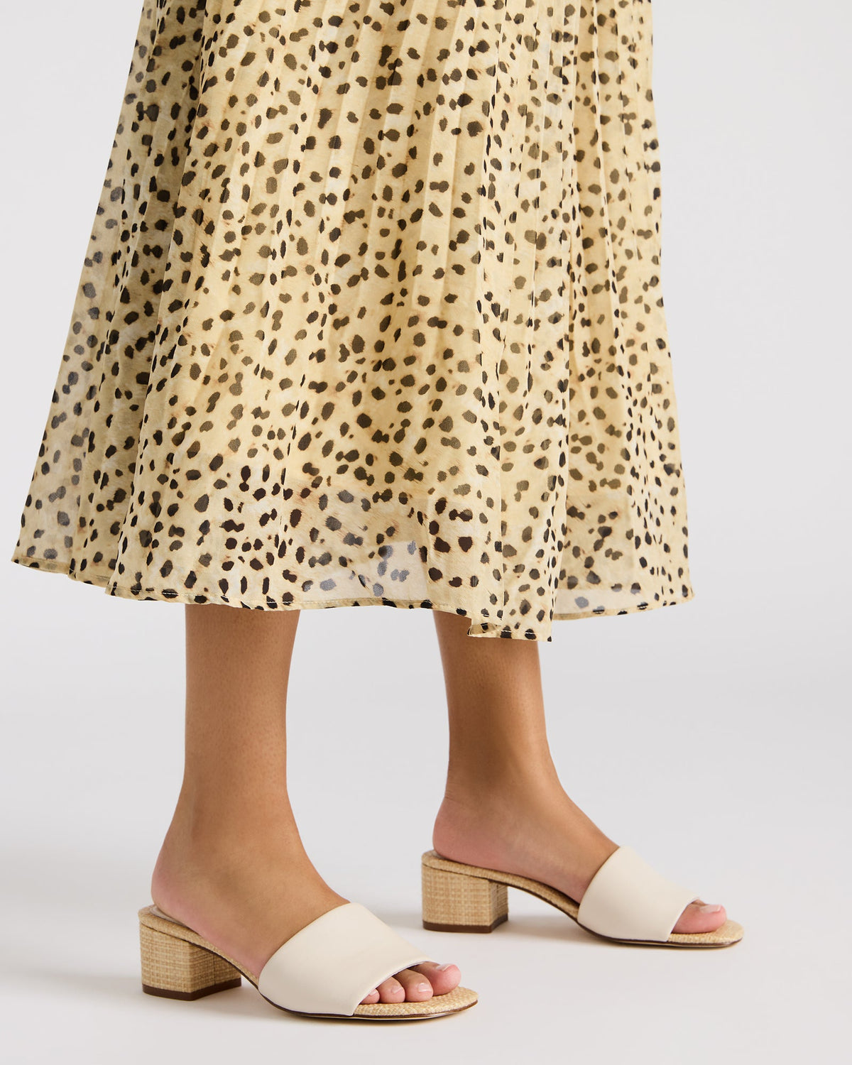 HAILEE Bone Leather Women's Square-Toe Raffia Block Heel Mule Sandal | Steve Madden