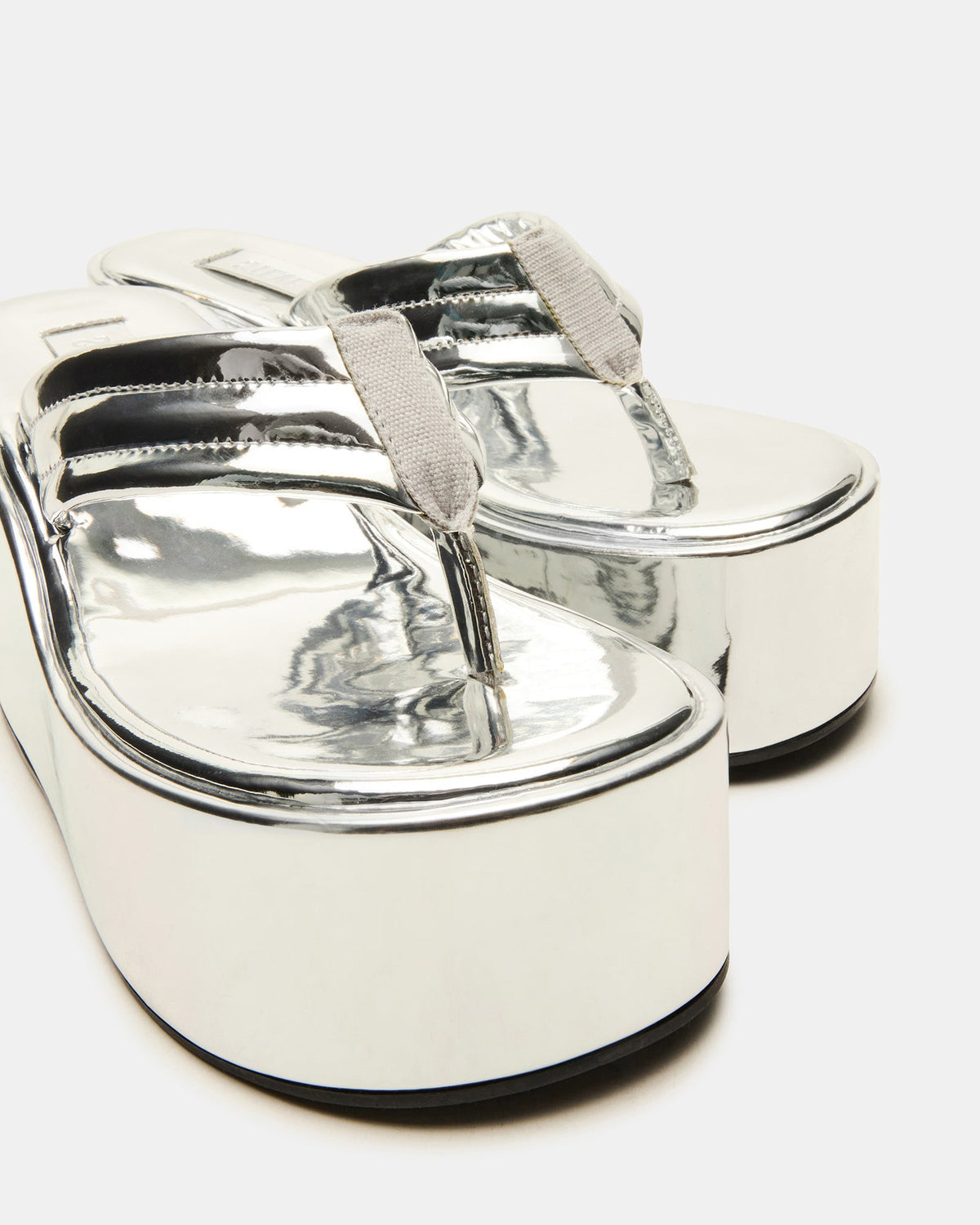 ESCAPISM Silver Crocodile Women's Platform Thong Wedge Sandal | Steve Madden