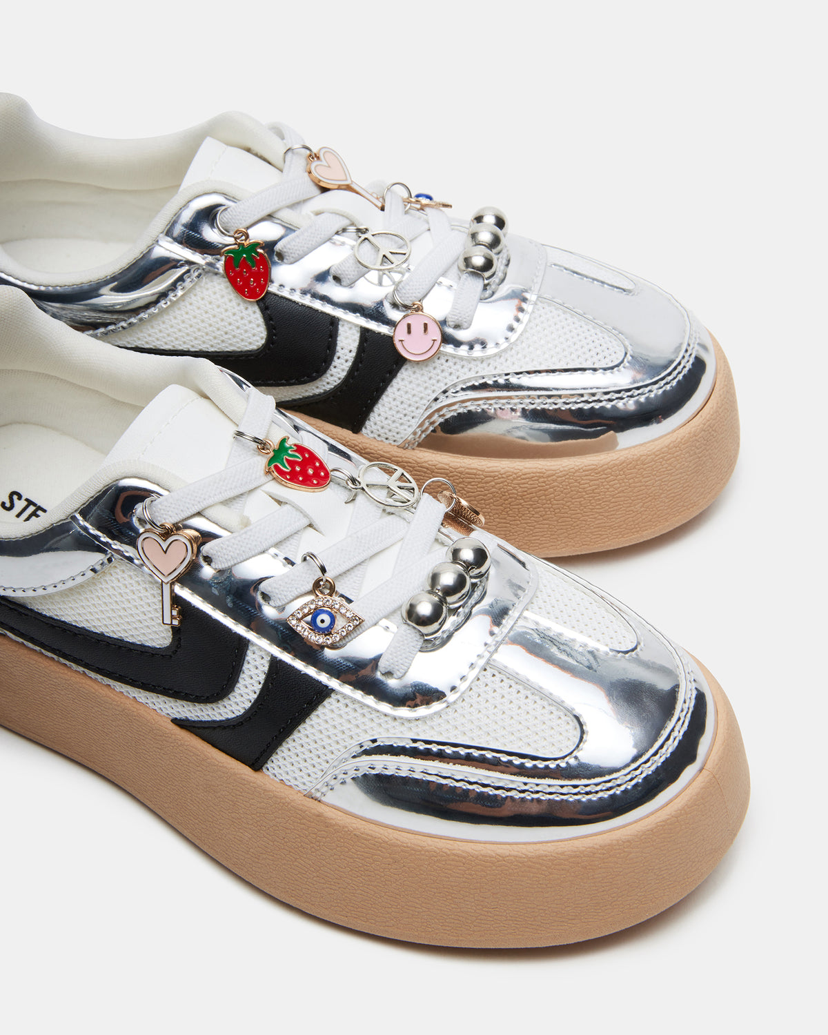 Kids' JERSEY CHARMS Silver Girls' Low-Top Platform Sneaker | Steve Madden
