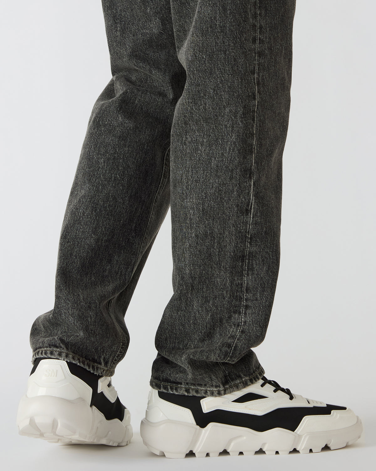 PACE Black/White Low-Top Lace-Up Men's Sneaker | Steve Madden