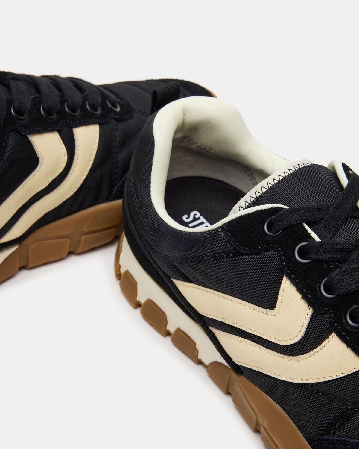HORIZON Black Low-Top Lace-Up Men's Sneaker | Steve Madden