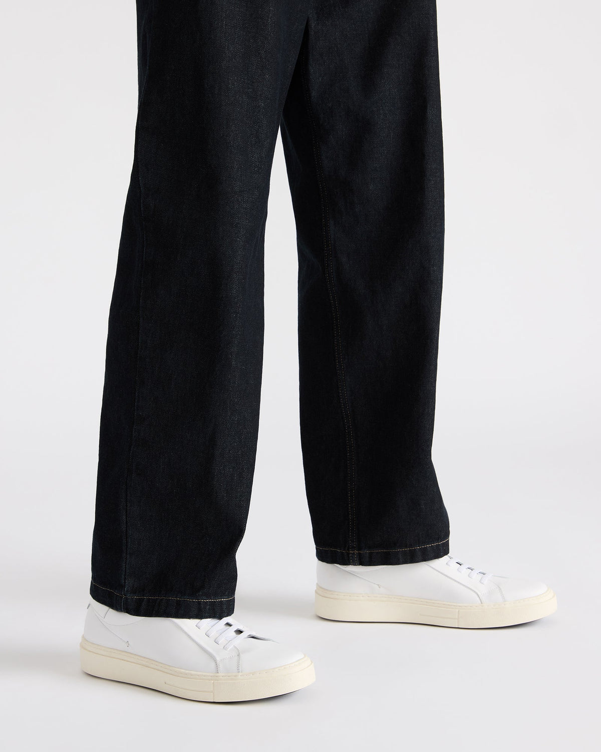 ZOII White Leather Men's Low-Top Lace-Up Sneaker | Steve Madden