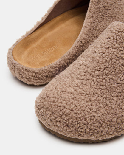 WENDELIN Taupe Faux Shearling Footbed Slip-On Men's Casual Clog | Steve Madden