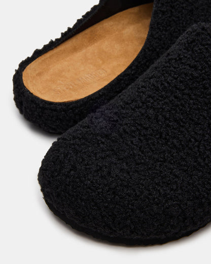 WENDELIN Black Faux Shearling Footbed Slip-On Men's Casual Clog | Steve Madden