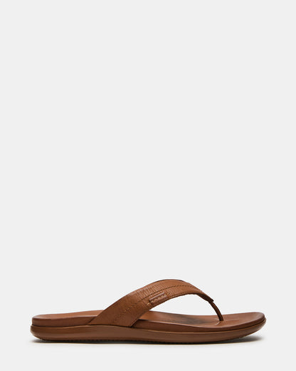 EMMETT Tan Leather Men's Thong Sandal | Steve Madden