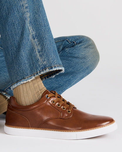 GUSS Tan Low-Top Men's Casual Shoe | Steve Madden