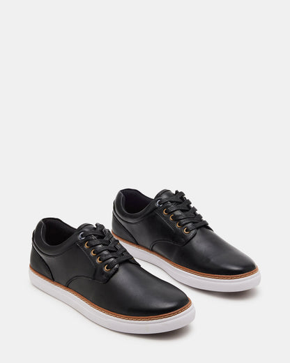 GUSS Black Low-Top Men's Casual Shoe | Steve Madden