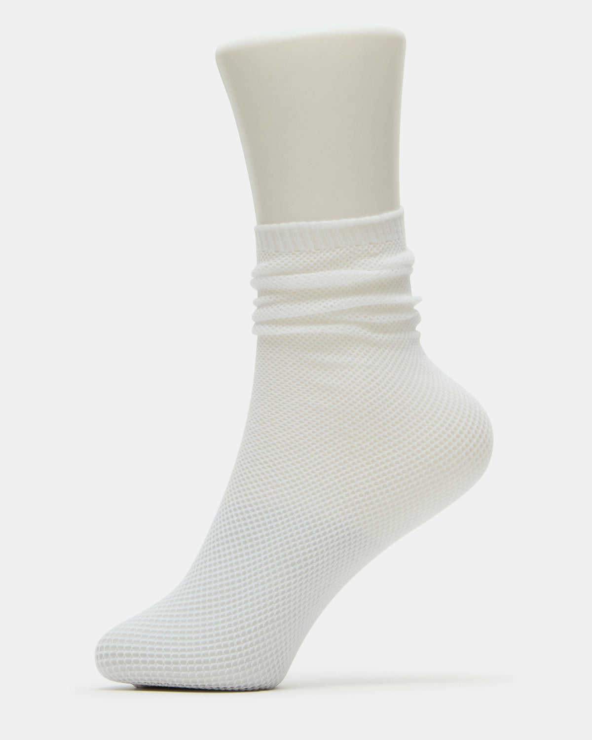FISHNET SHLOUCHY CREW SOCKS White Women's Quarter Socks | Steve Madden