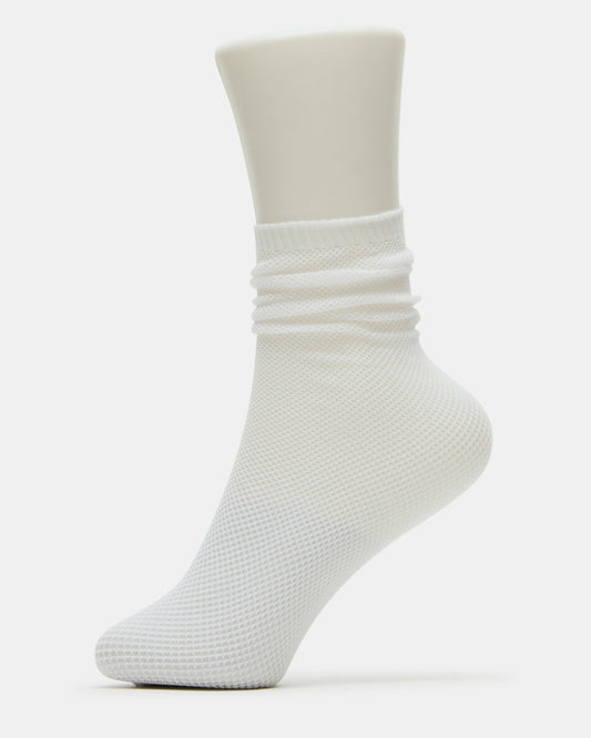 FISHNET SHLOUCHY CREW SOCKS White Women's Quarter Socks | Steve Madden