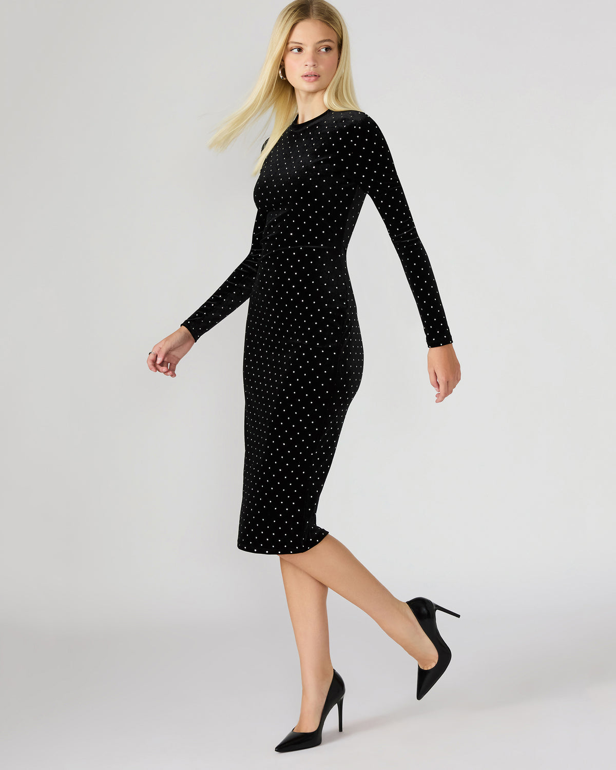 HAILEE Black Studded Velvet Long-Sleeved Pull-On Mock Neck Midi Women's Dress | Steve Madden