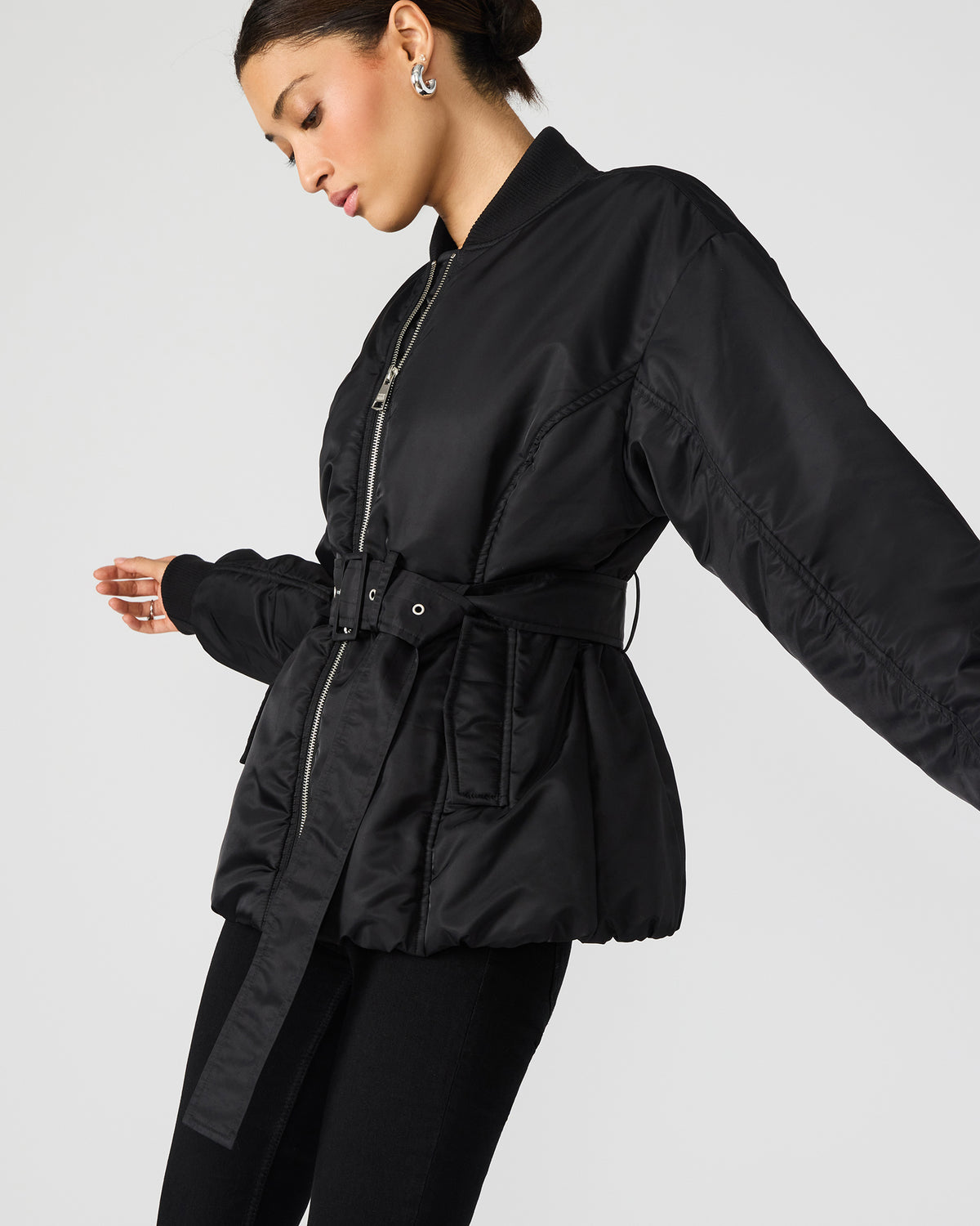 ERYN Black Long-Sleeved Puffer Belted Zip-Up Women's Jacket | Steve Madden