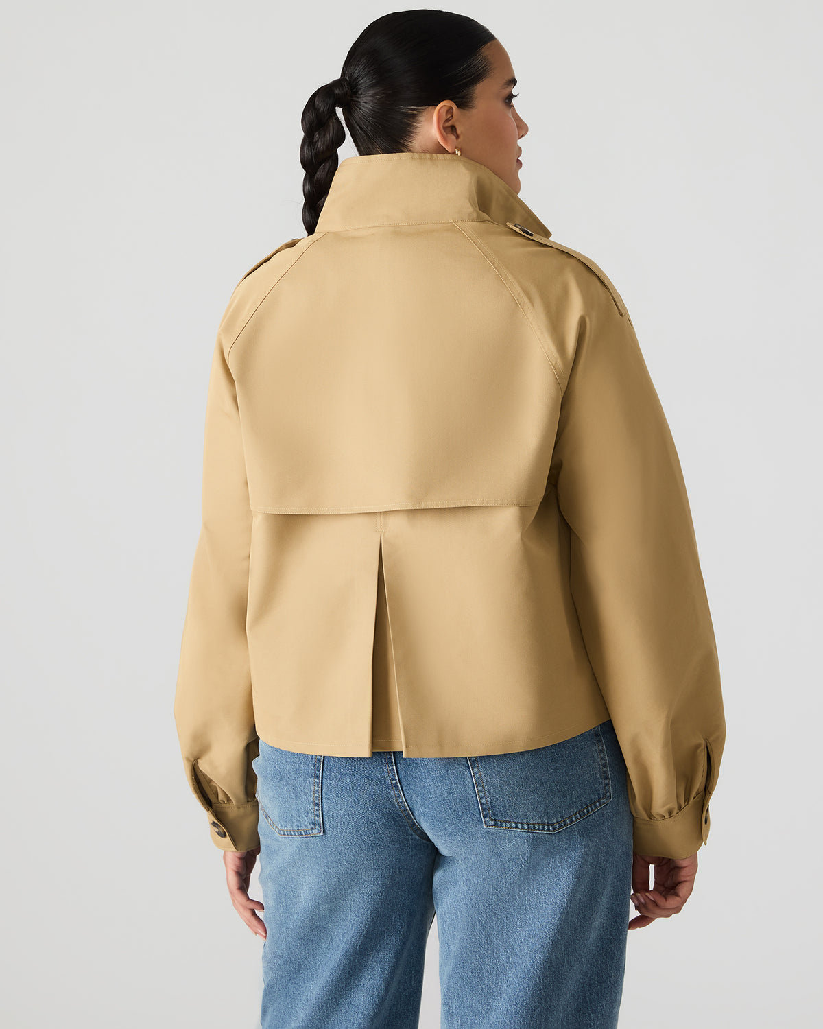 KAYLEE Medium Khaki Long-Sleeved Button-Up Women's Jacket | Steve Madden