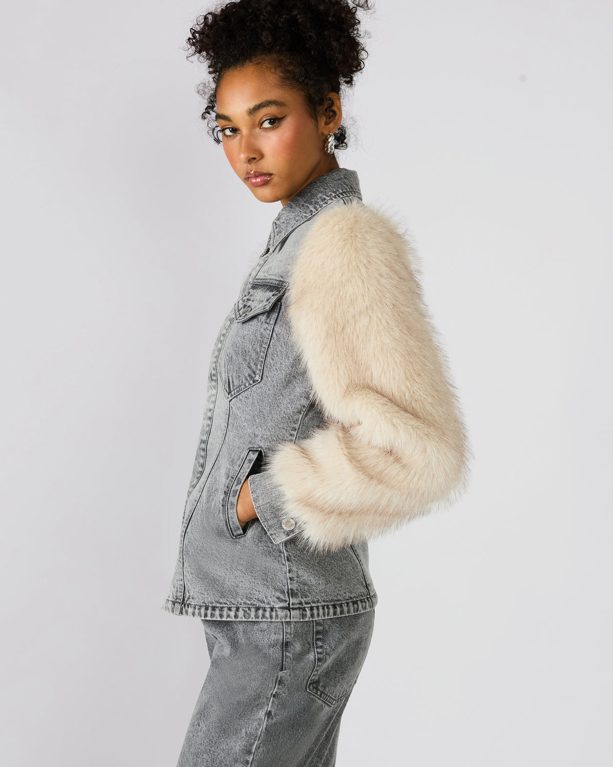 PARKER Fog Faux Fur Long-Sleeved Button-Up Denim Women's Jacket | Steve Madden