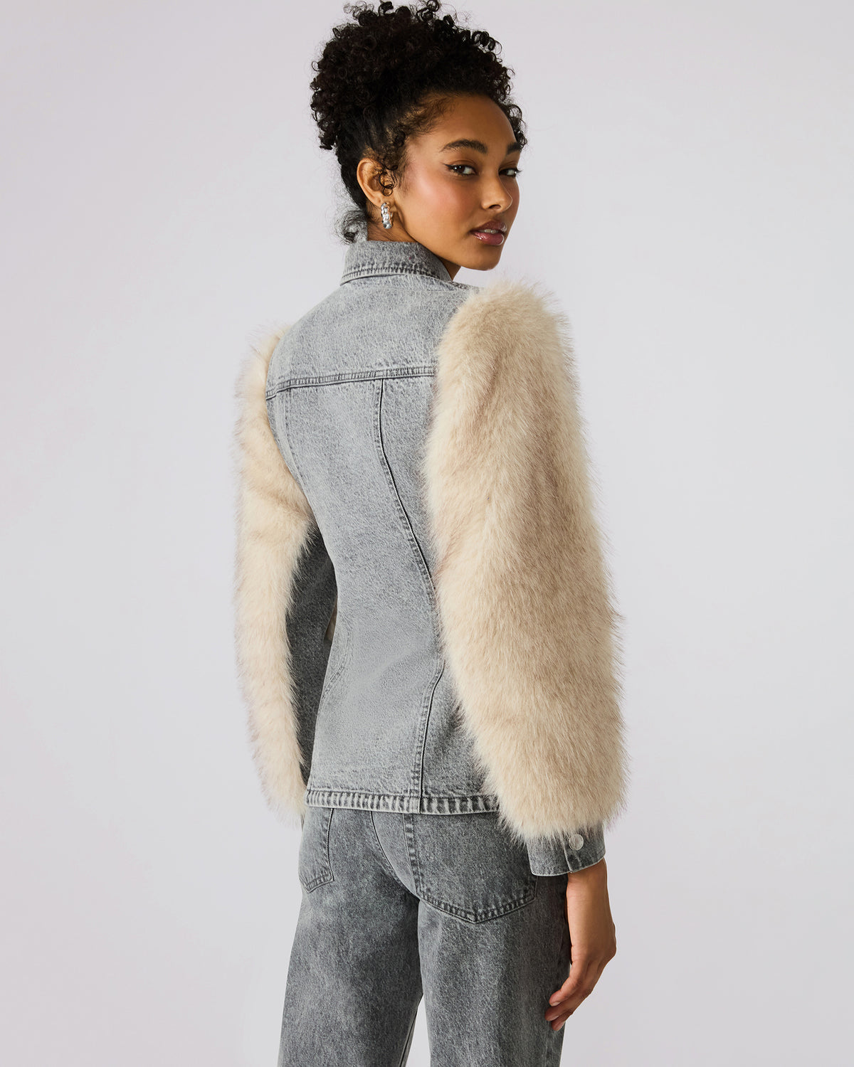 PARKER Fog Faux Fur Long-Sleeved Button-Up Denim Women's Jacket | Steve Madden