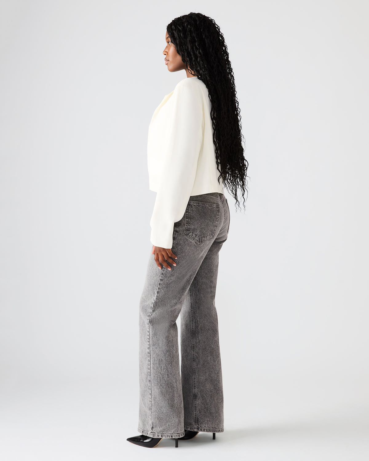 SERENEA White Women's Long-Sleeved Open-Front Blazer | Steve Madden