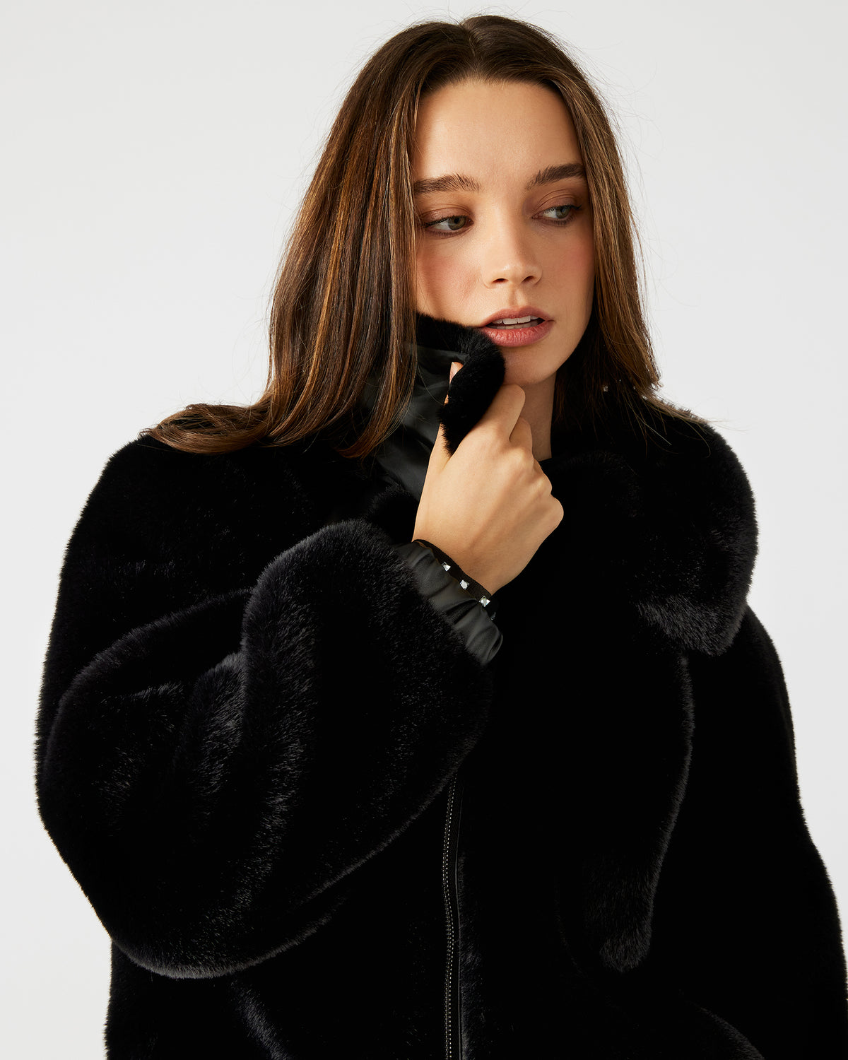ZEPHRINE Jacket Black | Women's Long-Sleeved Furry Jacket | Steve Madden