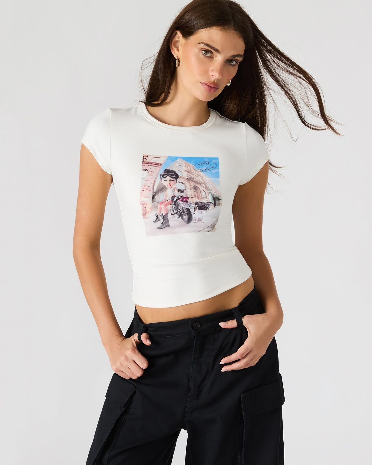 GOLDIE Antique Short-Sleeved Graphic Tee Form-Fitting Women's Top | Steve Madden