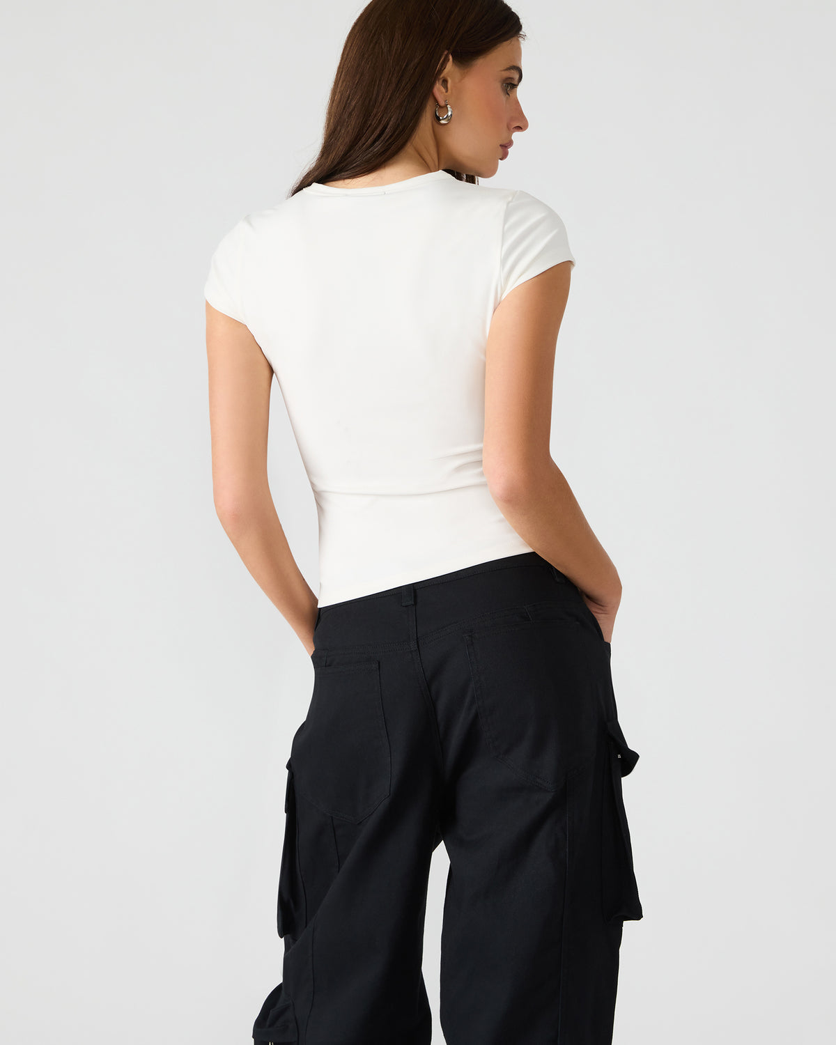 GOLDIE Antique Short-Sleeved Graphic Tee Form-Fitting Women's Top | Steve Madden