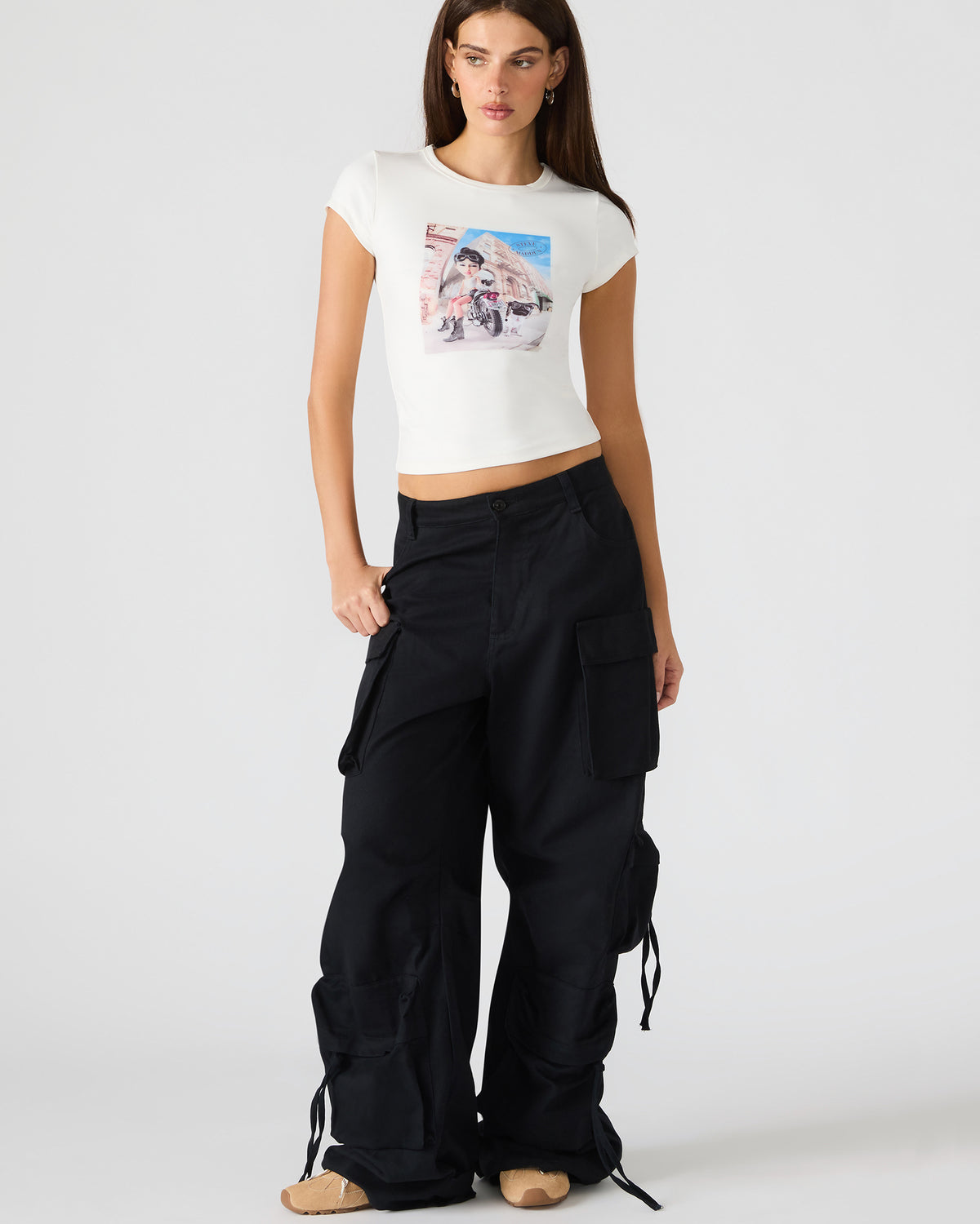 GOLDIE Antique Short-Sleeved Graphic Tee Form-Fitting Women's Top | Steve Madden