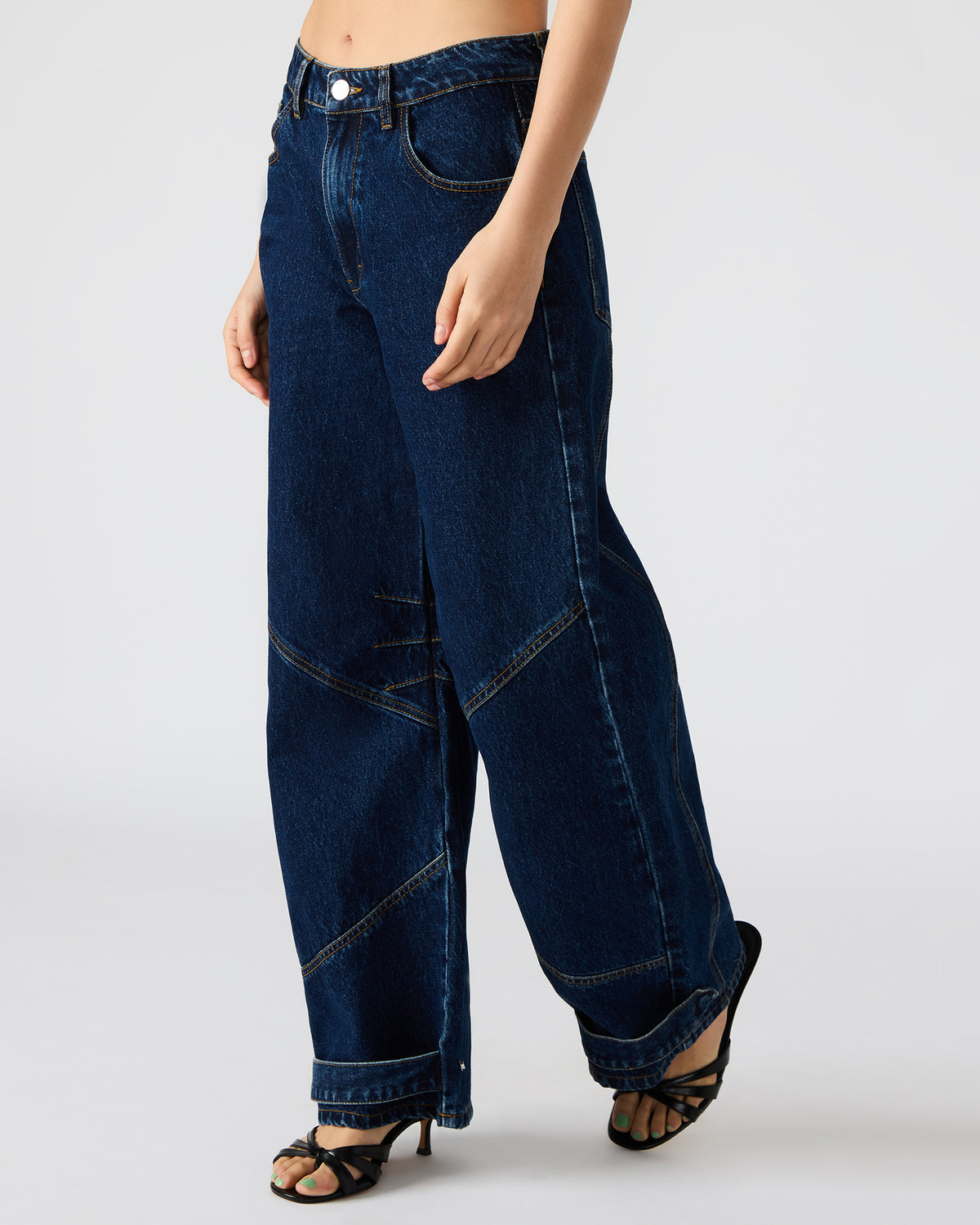 TRE Dark Denim Barrel Women's Jean | Steve Madden