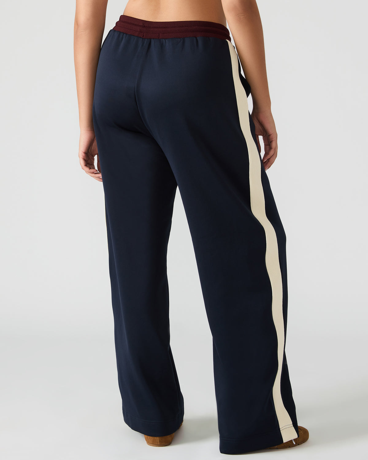 DAISY Midnight Athletic Tie-Front Matching Set Women's Pants | Steve Madden
