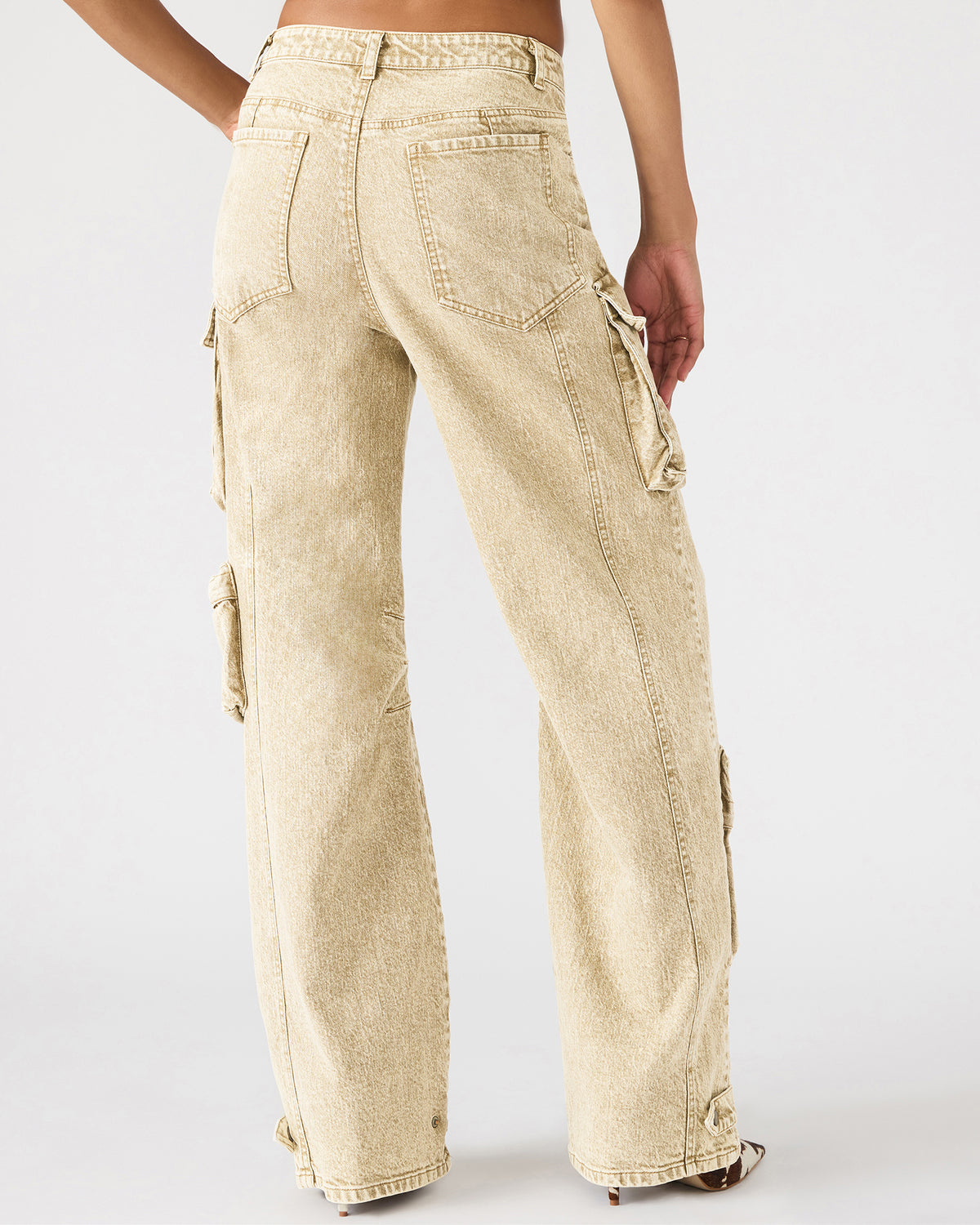 DUO Cafe Au Lait Women's Utility Cargo Pants | Steve Madden