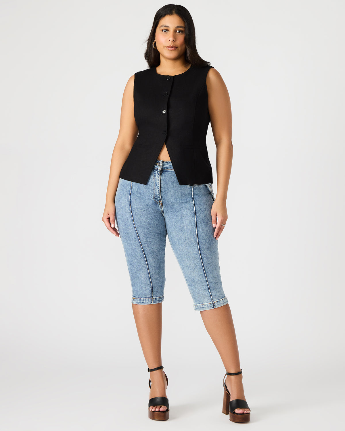 SKINNY DELRAY Denim Women's Fitted Capri Pants | Steve Madden